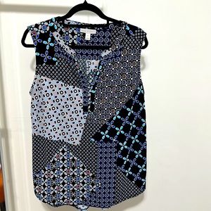 Dana Buchman Large multi color print top. Excellent condition!